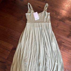 Athleta Sleeveless Midi Dress with pockets